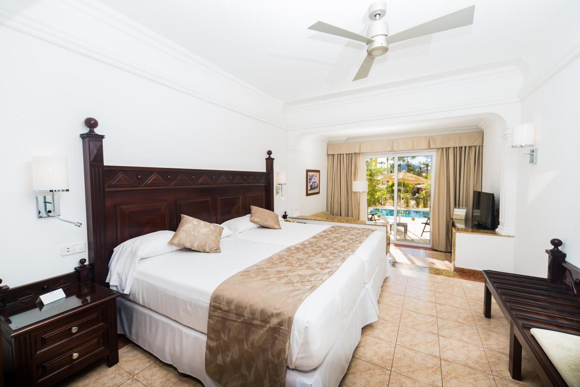 Swim-up Junior Suite Adults Only 18,1744145683:JPEG