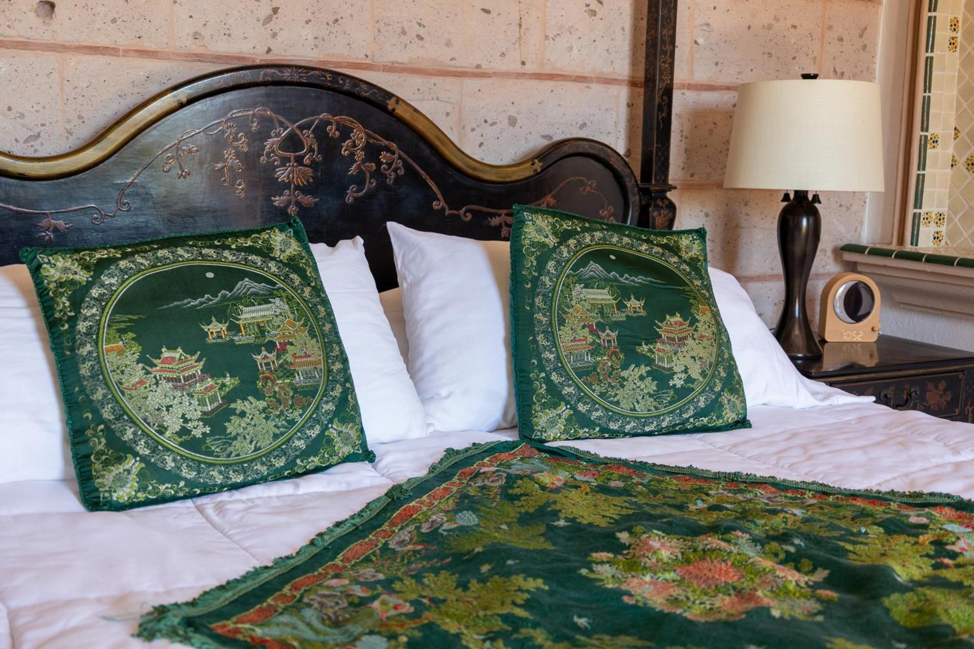 Deluxe Suite room